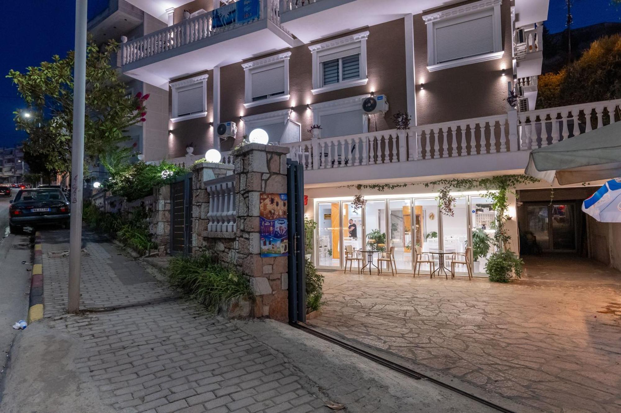 Hotel Elite Sarande Bagian luar foto