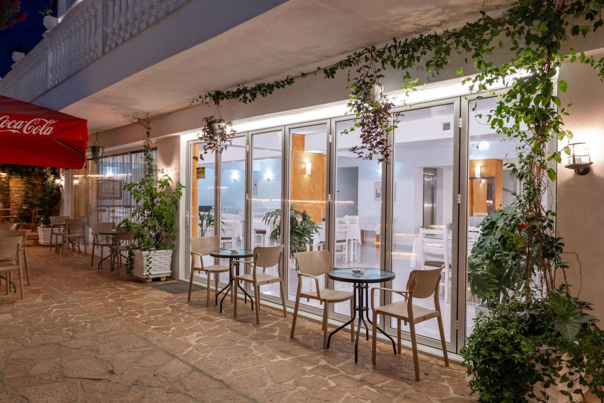 Hotel Elite Sarande Bagian luar foto
