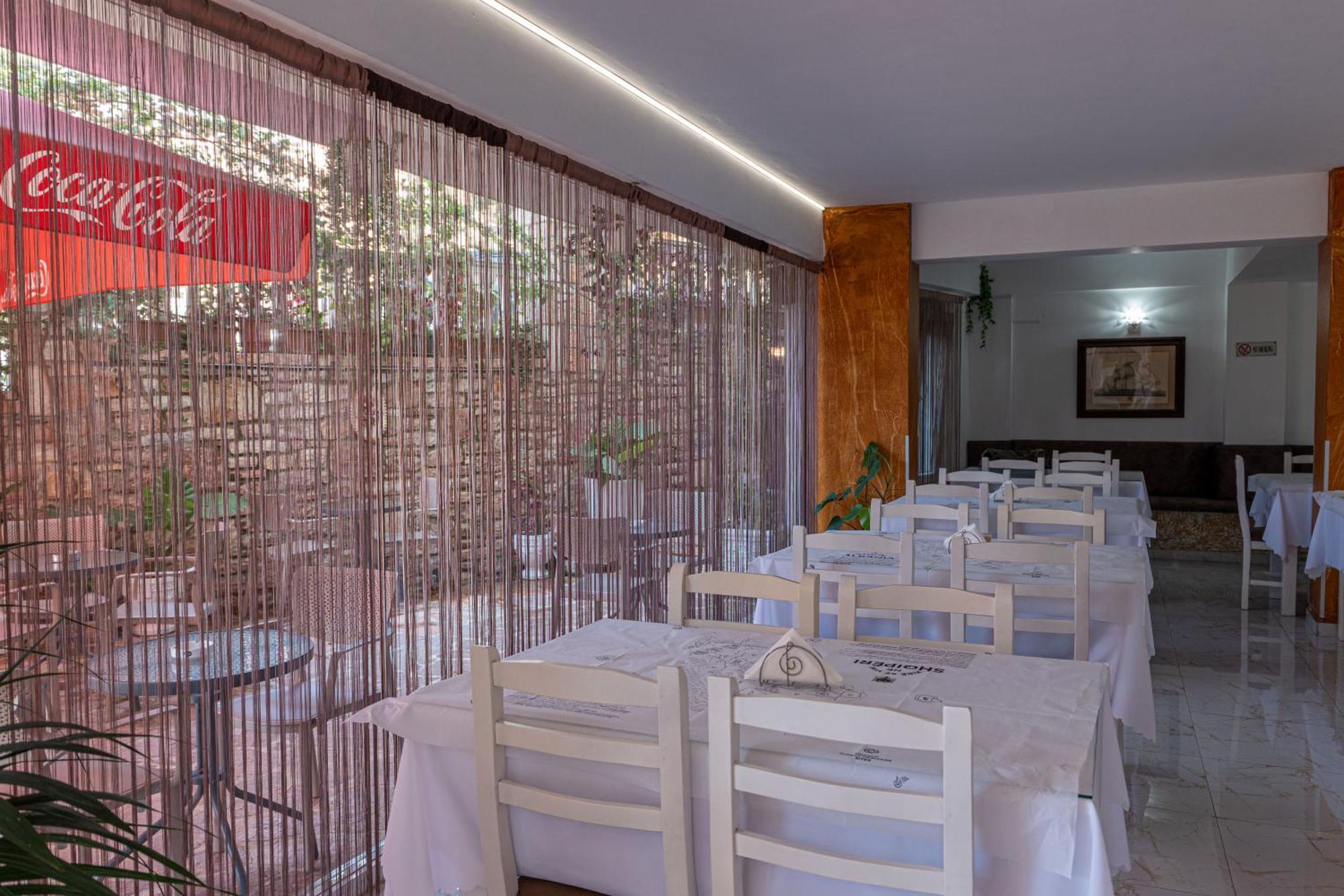 Hotel Elite Sarande Bagian luar foto