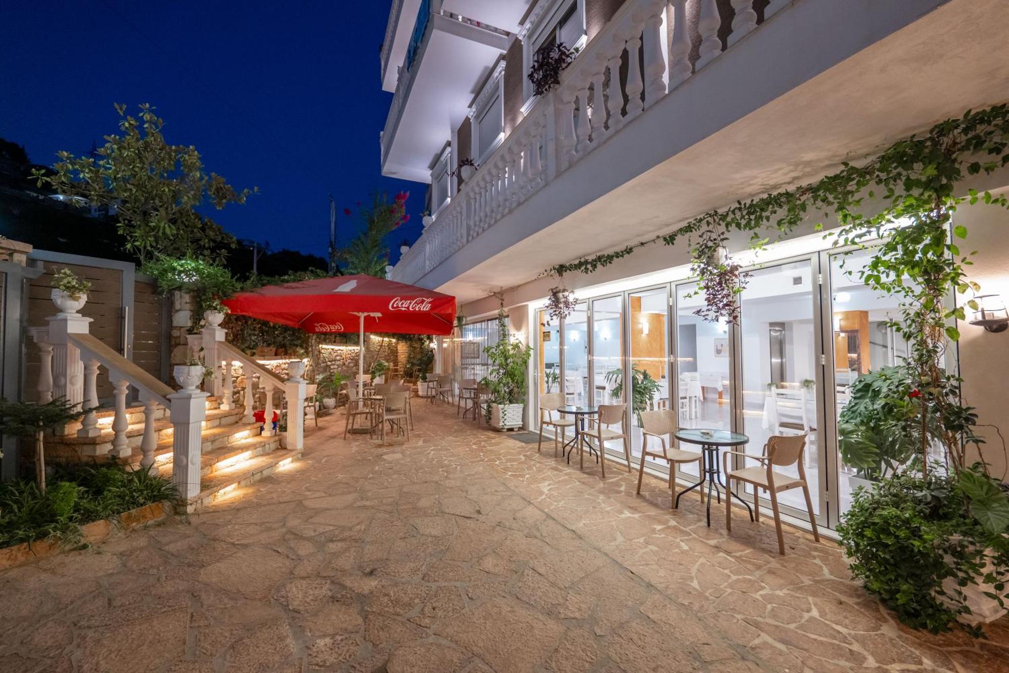 Hotel Elite Sarande Bagian luar foto
