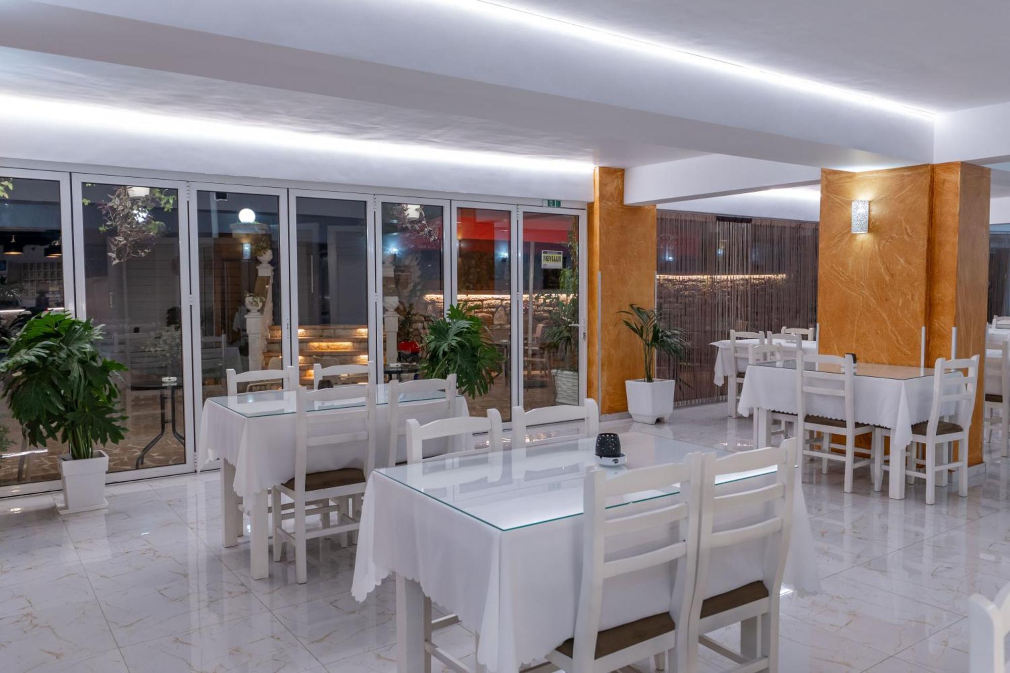Hotel Elite Sarande Bagian luar foto