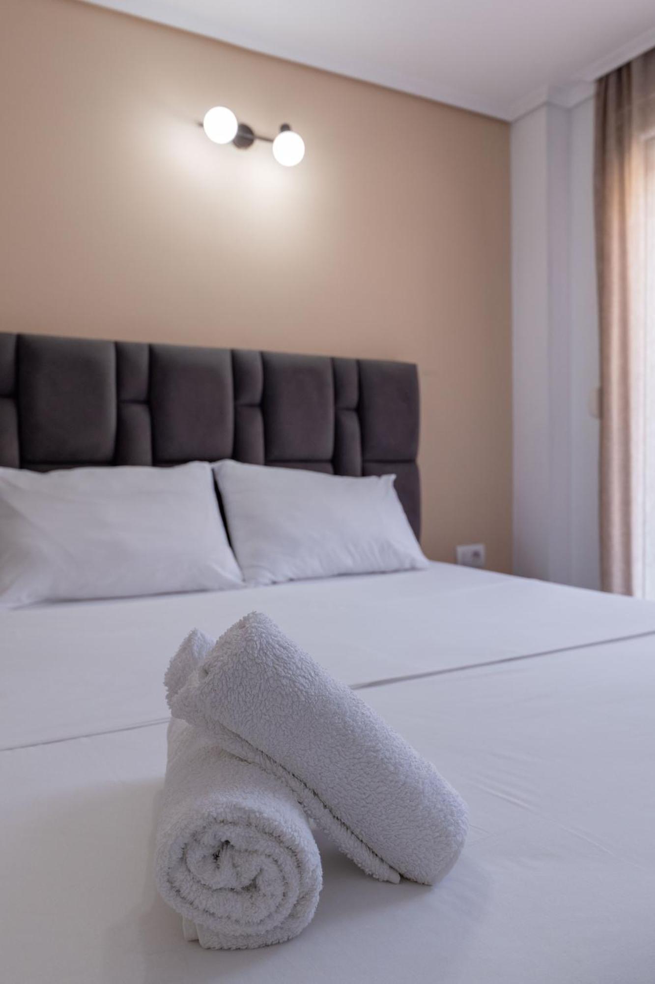 Hotel Elite Sarande Bagian luar foto