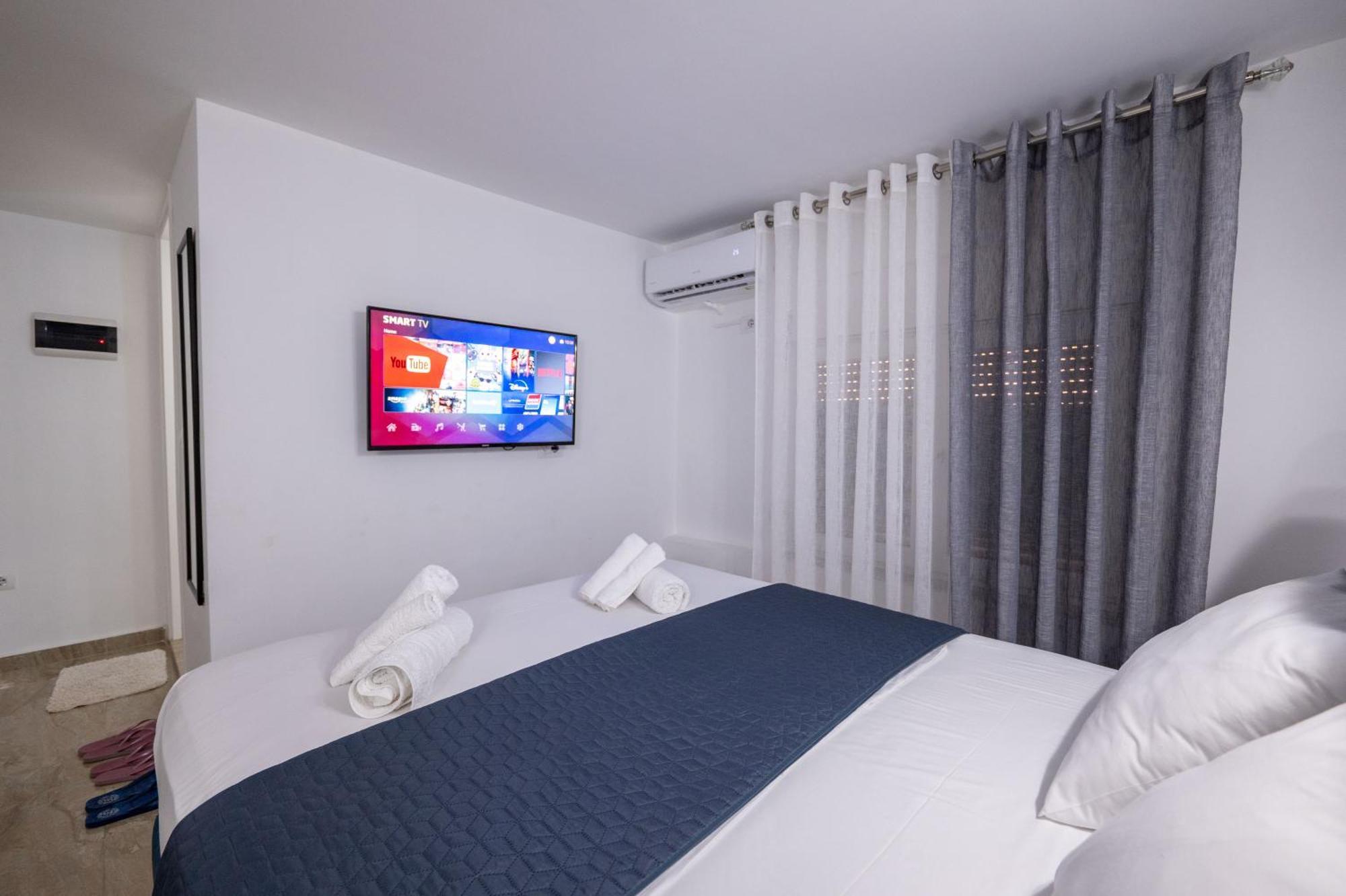 Hotel Elite Sarande Bagian luar foto